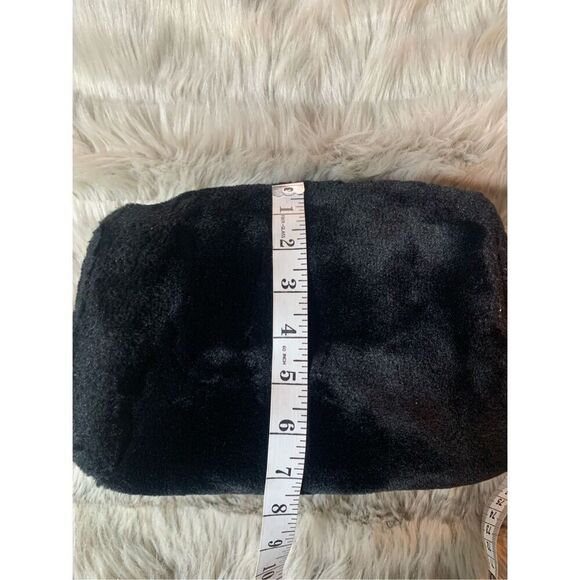 Anastasia Beverly Hills Black Faux Fur Cosmetic Makeup Bag - Picture 8 of 9